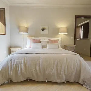 2* Alojamento de Acomodação e Pequeno-almoço Palazzo Bibirria